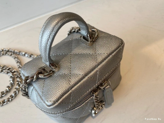 First Bag Ru WITH CHANEL CHAIN VANITY SMALL 0822